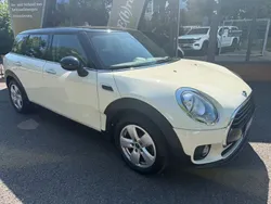 Weiß Gebraucht 2016 Mini Cooper D Clubman Kombi | 12.399 € (Fairer Preis)
