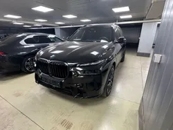 Schwarz Neu 2025 BMW X7 M Sport SUV | 123.500 €