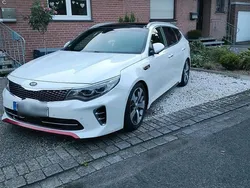 Weiß Gebraucht 2016 Kia Optima Kombi | 15.500 €