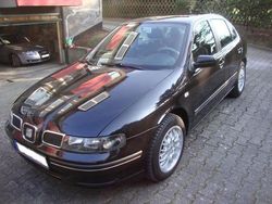 Schwarz metallic Gebraucht 2003 Seat Toledo Stella Limousine | 5.000 €