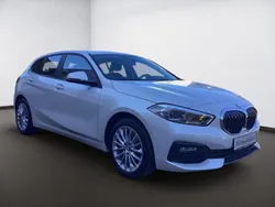Weiß metallic Gebraucht 2023 BMW 118 Advantage Kleinwagen | 24.700 € (Fairer Preis)
