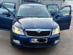 Blau Gebraucht 2010 Skoda Octavia Ambiente Kombi | 5.000 € (Superpreis)
