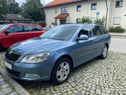Blau Gebraucht 2010 Skoda Octavia Kombi | 4.000 € (Superpreis)