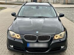 Schwarz Gebraucht 2010 BMW 330 Kombi | 5.499 € (Superpreis)