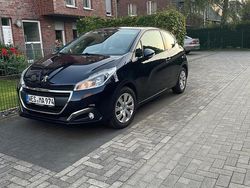 Blau Gebraucht 2015 Peugeot 208 Kleinwagen | 5.500 € (Fairer Preis)
