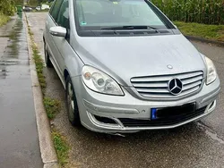 Grau Gebraucht 2007 Mercedes B200 Edition Van / Kleinbus | 1.650 €
