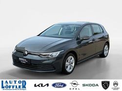 Grau Gebraucht 2022 VW Golf VIII Life Limousine | 19.840 € (Guter Preis)