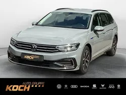 Mondsteingrau Gebraucht 2023 VW Passat GTE Kombi | 28.430 € (Fairer Preis)
