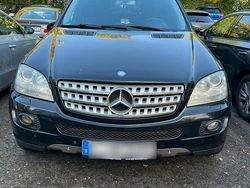 Schwarz Gebraucht 2006 Mercedes ML320 SUV | 5.800 €