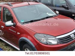 Rot Gebraucht 2011 Dacia Sandero Stepway SUV | 3.350 € (Etwas zu teuer)