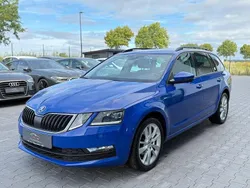 Blau Gebraucht 2018 Skoda Octavia Clever Kombi | 11.950 € (Guter Preis)