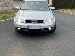 Grau Gebraucht 2002 Audi A4 Limousine | 2.500 € (Fairer Preis)