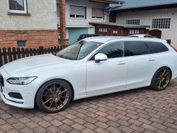 Crystal white / metallic Gebraucht 2016 Volvo V90 Momentum Kombi | 23.000 € (Etwas zu teuer)