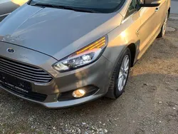 Grau Gebraucht 2016 Ford S-MAX Van / Kleinbus | 10.500 € (Fairer Preis)