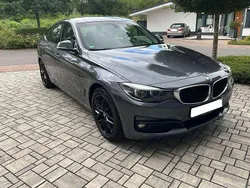 Grau Gebraucht 2019 BMW 318 Gran Turismo Shadowline Limousine | 19.900 € (Fairer Preis)