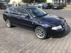 Blau Gebraucht 1999 Audi A4 Kombi | 1.300 € (Superpreis)