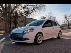 Weiß Gebraucht 2010 Renault Clio III R.S. Kleinwagen | 9.999 €