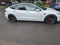 Weiß Gebraucht 2024 Tesla Model 3 Long Range Limousine | 42.950 €