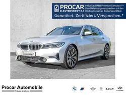 Glaciersilber metallic Gebraucht 2021 BMW 330e Sport Line Limousine | 31.495 € (Teuer)