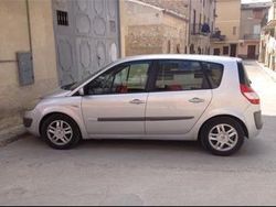 Grau metallic Gebraucht 2005 Renault Scénic II Van / Kleinbus | 1.600 €