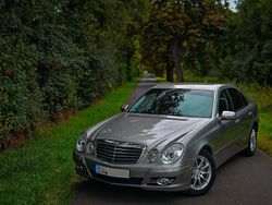 Beige Gebraucht 2008 Mercedes E200 Classic Limousine | 11.400 €