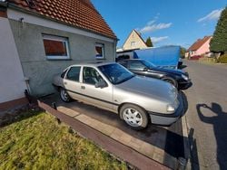 Silber Gebraucht 1992 Opel Vectra Limousine | 3.200 €