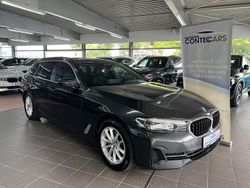 Grau Gebraucht 2023 BMW 520 Sport Line Kombi | 33.400 € (Guter Preis)