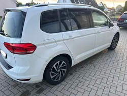 Weiß Gebraucht 2019 VW Touran Join Van / Kleinbus | 17.900 € (Fairer Preis)