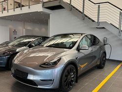 Silber Gebraucht 2024 Tesla Model Y Performance SUV | 44.300 € (Fairer Preis)