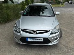 Grau Gebraucht 2012 Hyundai i30 Limousine | 3.550 € (Guter Preis)