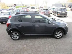 Grau Gebraucht 2017 Dacia Sandero Stepway Kleinwagen | 6.350 € (Superpreis)