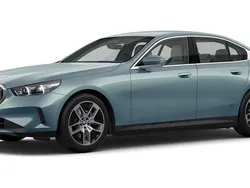 Grün Gebraucht 2024 BMW i5 Comfort Edition Limousine | 63.755 € (Etwas zu teuer)