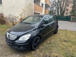Schwarz Gebraucht 2006 Mercedes B200 Van / Kleinbus | 1.600 € (Superpreis)