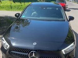 Schwarz Gebraucht 2019 Mercedes 180 Progressive Limousine | 20.000 €