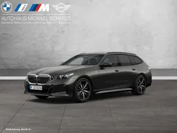 Sophistograu brillanteffekt Neu 2025 BMW 520 M Sport Kombi | 63.333 € (Fairer Preis)