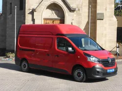 Rot Gebraucht 2017 Renault Trafic Komfort Van | 12.600 € (Guter Preis)