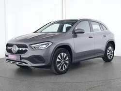 Grau Gebraucht 2023 Mercedes GLA180 Style SUV | 30.599 € (Guter Preis)