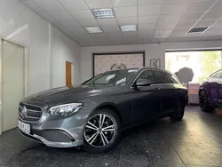 Grau Gebraucht 2023 Mercedes E200 Avantgarde Limousine | 37.990 € (Guter Preis)