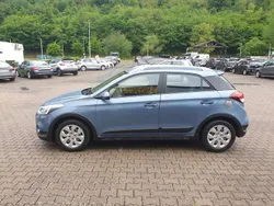 Blaugrau metallic Gebraucht 2017 Hyundai i20 Kleinwagen | 8.000 € (Guter Preis)