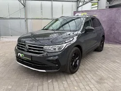 Grau Gebraucht 2022 VW Tiguan Sport SUV | 36.750 € (Teuer)