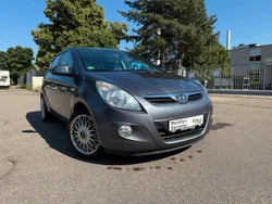 Grau Gebraucht 2010 Hyundai i20 Style Kleinwagen | 7.490 €