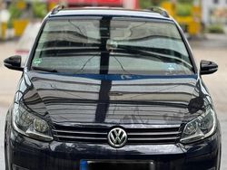 Schwarz Gebraucht 2011 VW Touran Van / Kleinbus | 6.200 € (Fairer Preis)