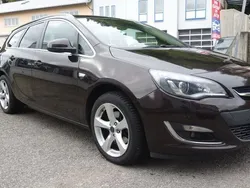 Braun Gebraucht 2015 Opel Astra Exklusiv Kombi | 4.200 € (Guter Preis)