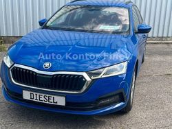 Blau Gebraucht 2021 Skoda Octavia Ambition Kombi | 21.900 € (Guter Preis)