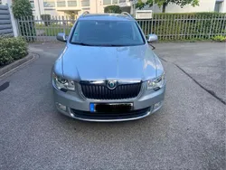 Silber Gebraucht 2012 Skoda Superb Kombi | 6.900 € (Superpreis)