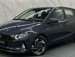 Grau Gebraucht 2023 Hyundai i20 Trend Limousine | 16.700 €