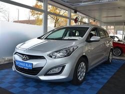 Silber Gebraucht 2014 Hyundai i30 Trend Kombi | 9.990 € (Fairer Preis)