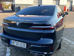 Schwarz Gebraucht 2023 BMW M760e Performance Limousine | 118.900 €