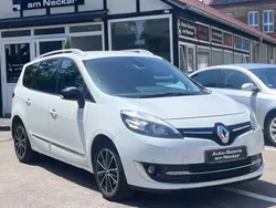 Weiß Gebraucht 2013 Renault Grand Scénic III Bose Edition Van / Kleinbus | 8.990 € (Etwas zu teuer)
