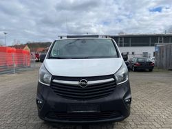 Weiß Gebraucht 2016 Opel Vivaro Van | 4.990 € (Etwas zu teuer)